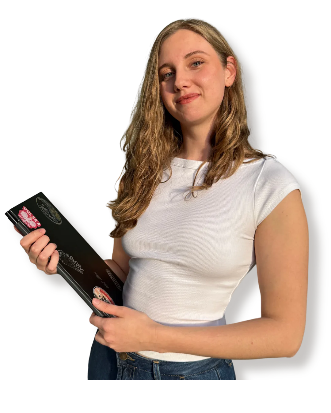 Sofía sonriendo con un cuaderno