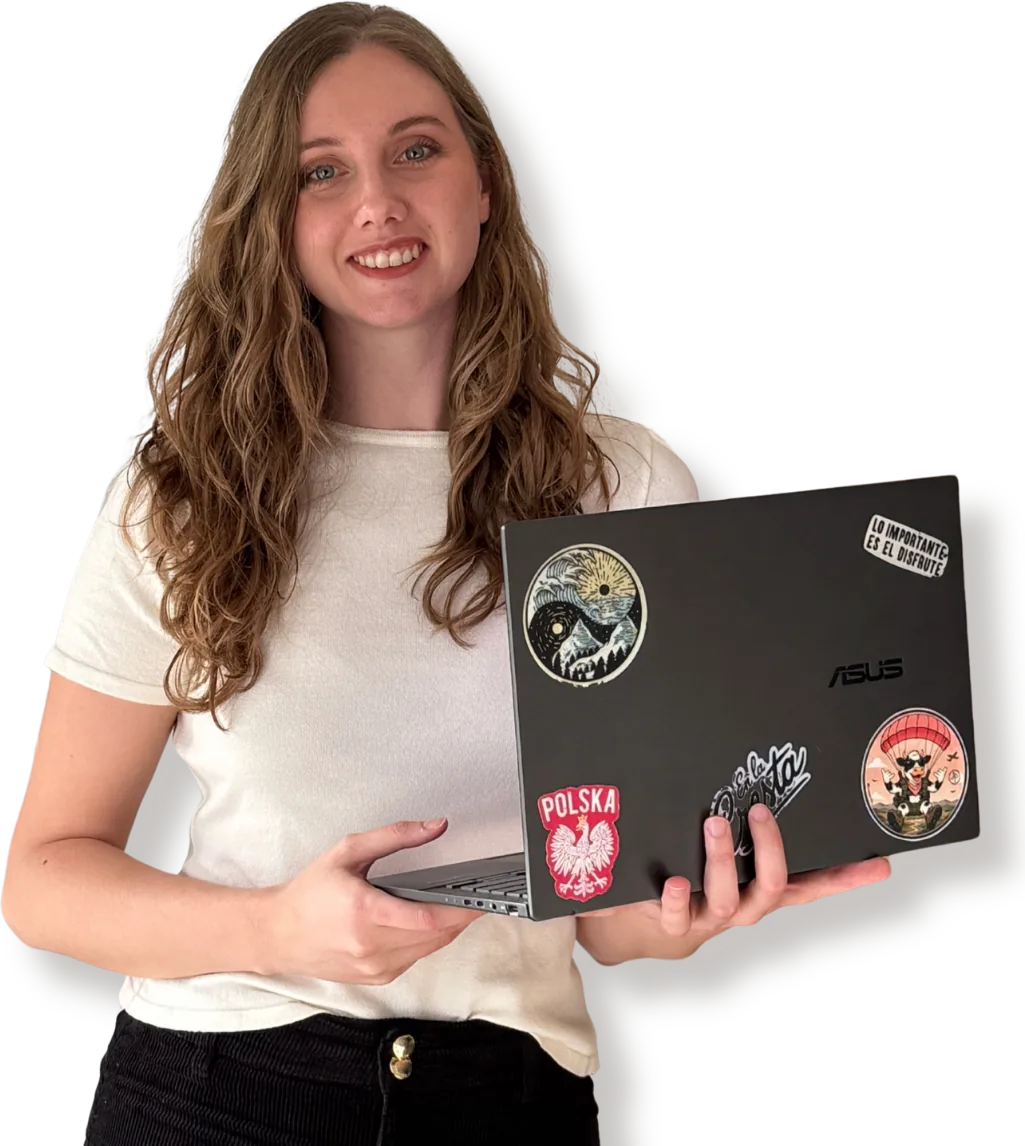 Sofía con su notebook